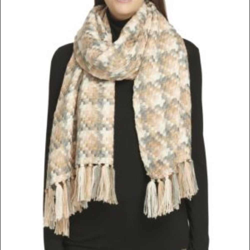 Calvin Klein blush blanket scarf 🧣
